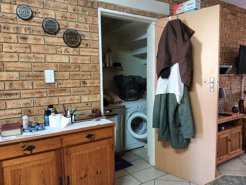 To Let 2 Bedroom Property for Rent in Rangeview Gauteng
