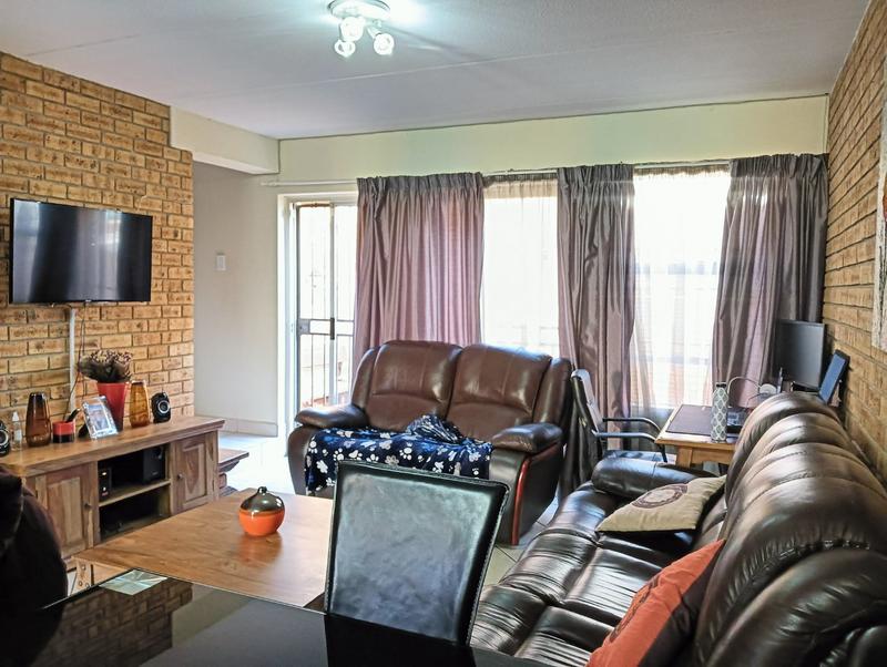 To Let 2 Bedroom Property for Rent in Rangeview Gauteng