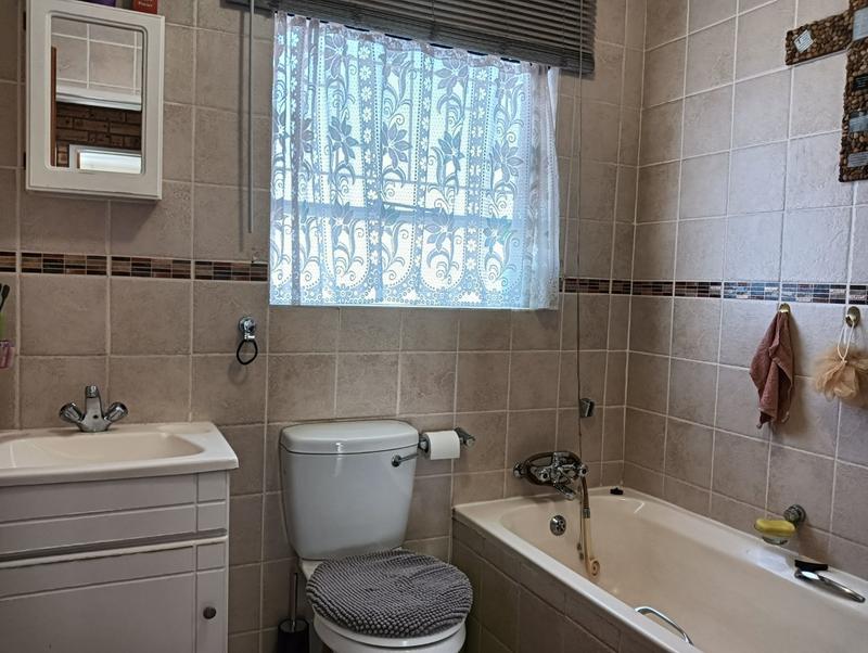 To Let 2 Bedroom Property for Rent in Rangeview Gauteng