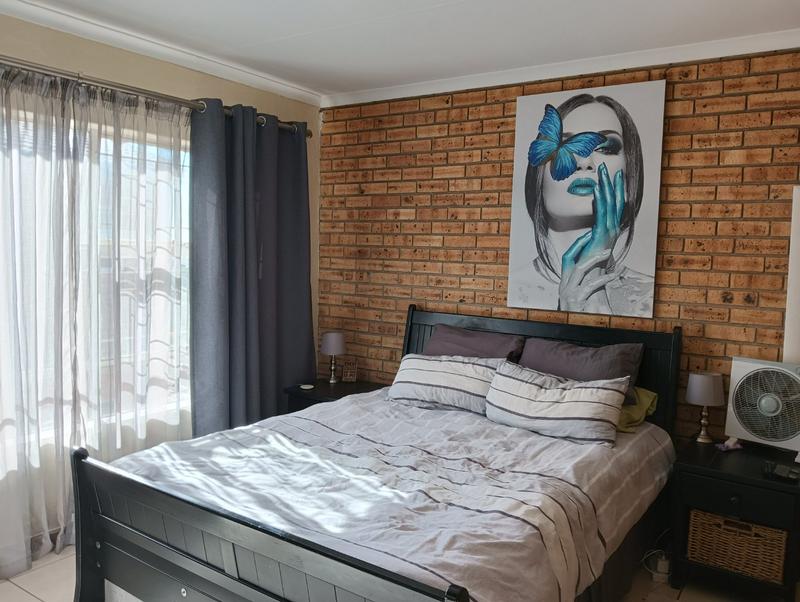 To Let 2 Bedroom Property for Rent in Rangeview Gauteng