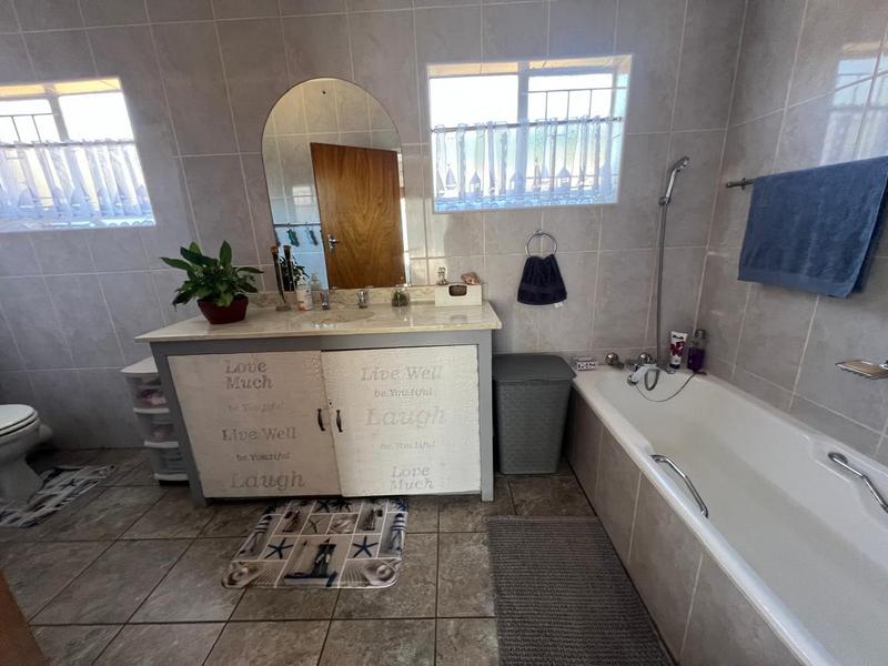 4 Bedroom Property for Sale in Greenhills Gauteng