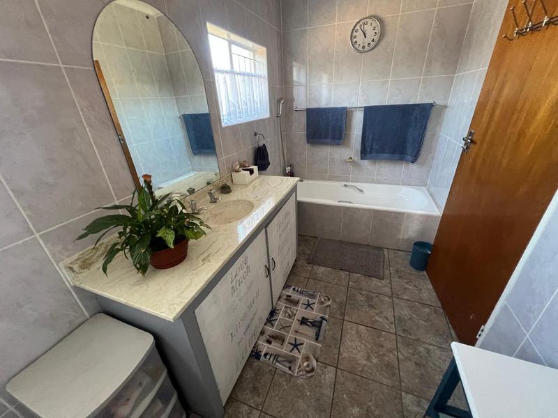 4 Bedroom Property for Sale in Greenhills Gauteng