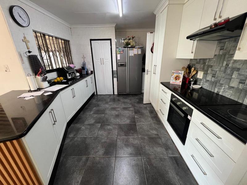 3 Bedroom Property for Sale in Greenhills Gauteng