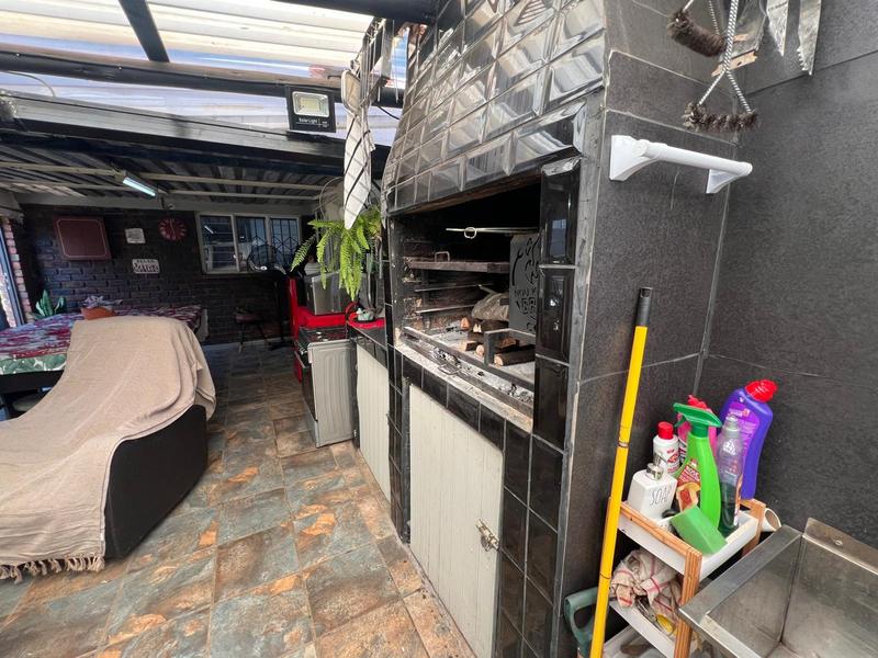 3 Bedroom Property for Sale in Greenhills Gauteng
