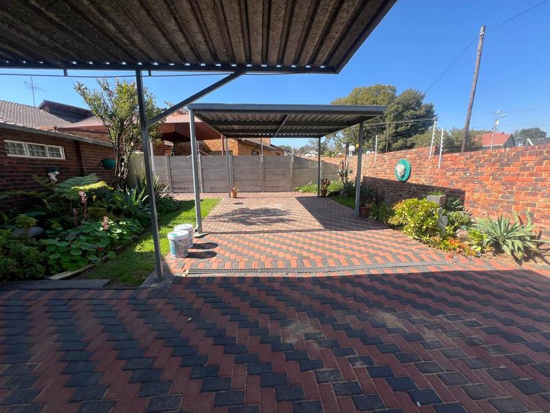 3 Bedroom Property for Sale in Greenhills Gauteng