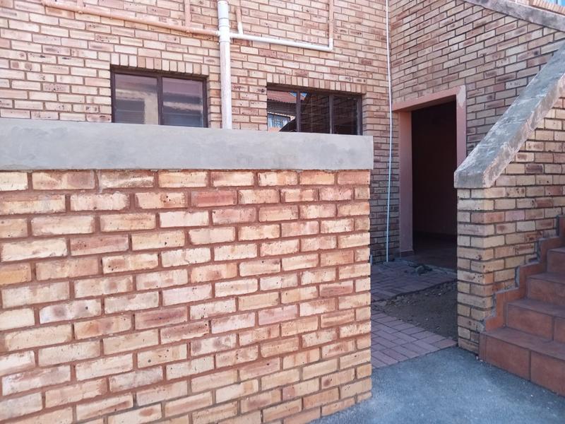 2 Bedroom Property for Sale in Greenhills Gauteng