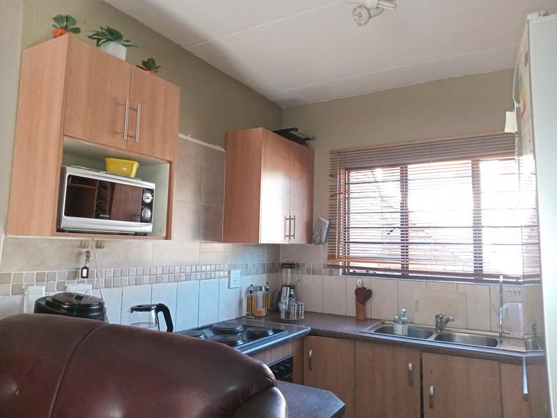 2 Bedroom Property for Sale in Greenhills Gauteng