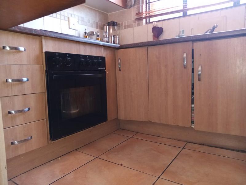 2 Bedroom Property for Sale in Greenhills Gauteng