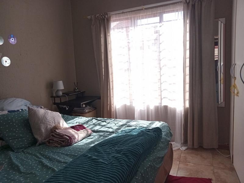 2 Bedroom Property for Sale in Greenhills Gauteng