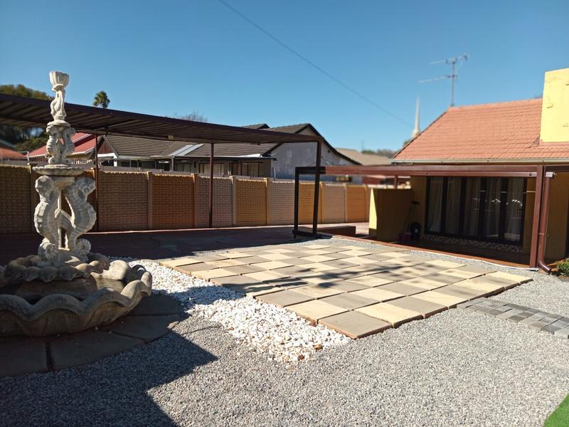 4 Bedroom Property for Sale in Greenhills Gauteng