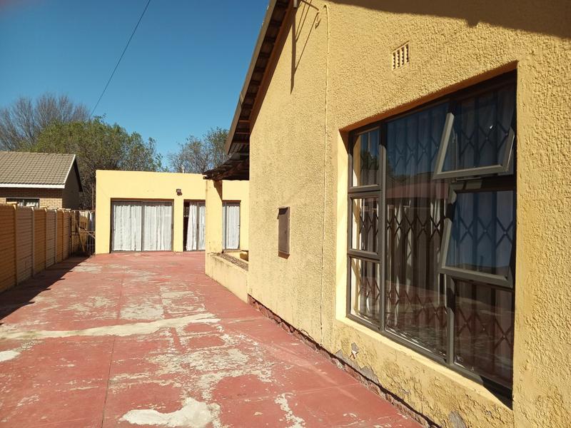 4 Bedroom Property for Sale in Greenhills Gauteng