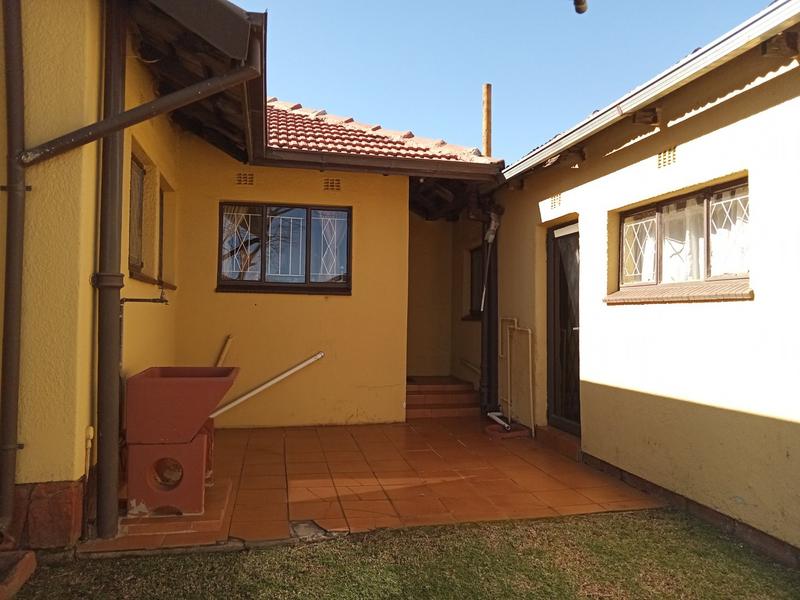 4 Bedroom Property for Sale in Greenhills Gauteng