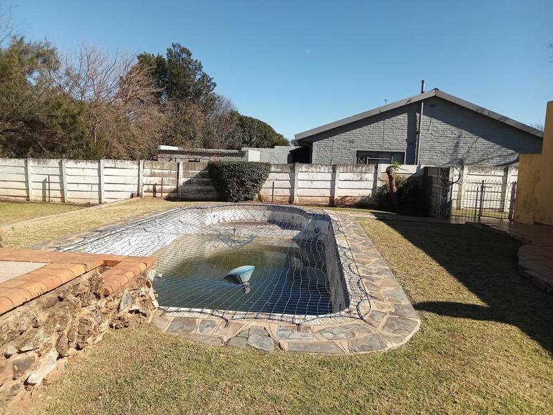4 Bedroom Property for Sale in Greenhills Gauteng