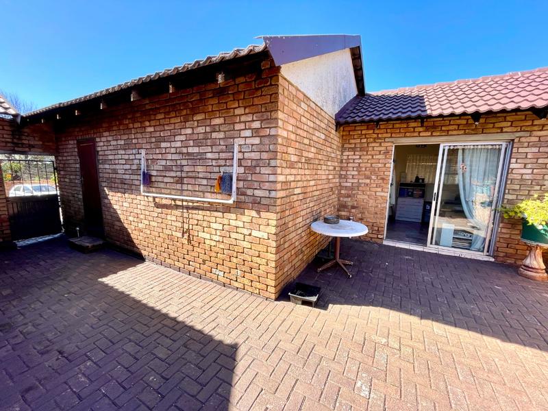 3 Bedroom Property for Sale in Noordheuwel Gauteng