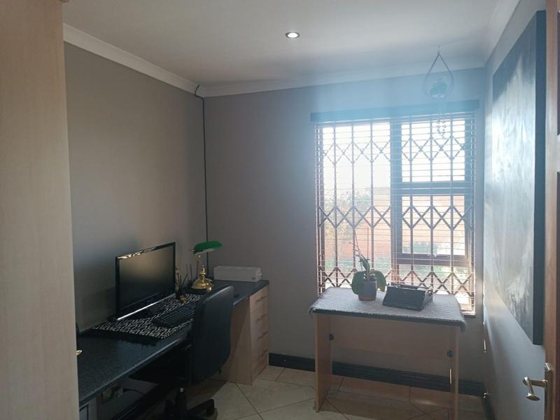 3 Bedroom Property for Sale in Vanderbijlpark SE 8 Gauteng