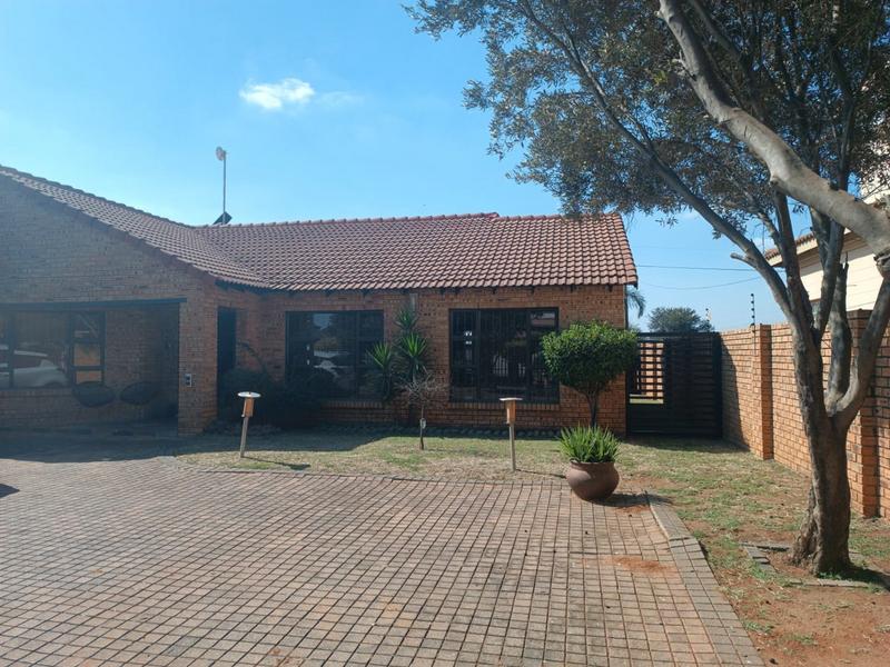 3 Bedroom Property for Sale in Vanderbijlpark SE 8 Gauteng