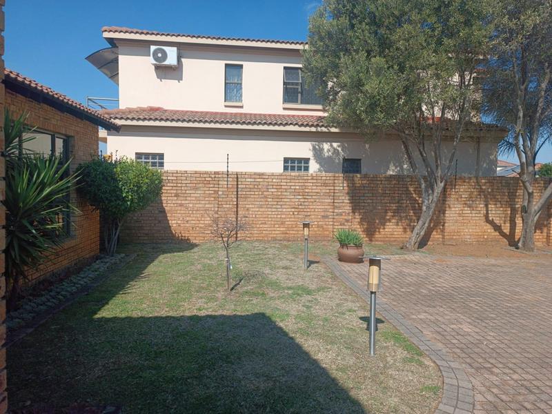 3 Bedroom Property for Sale in Vanderbijlpark SE 8 Gauteng