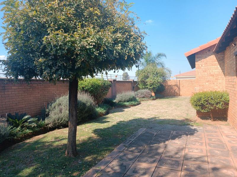 3 Bedroom Property for Sale in Vanderbijlpark SE 8 Gauteng