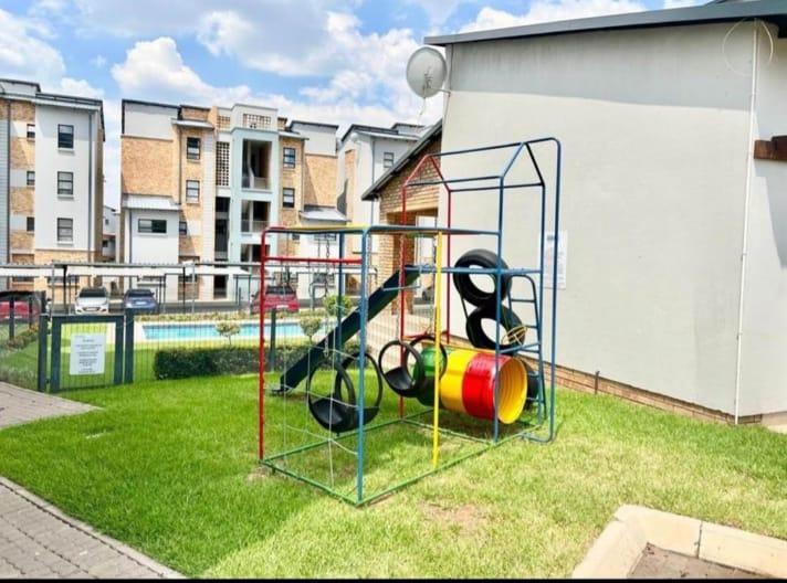 To Let 2 Bedroom Property for Rent in Barbeque Downs Gauteng
