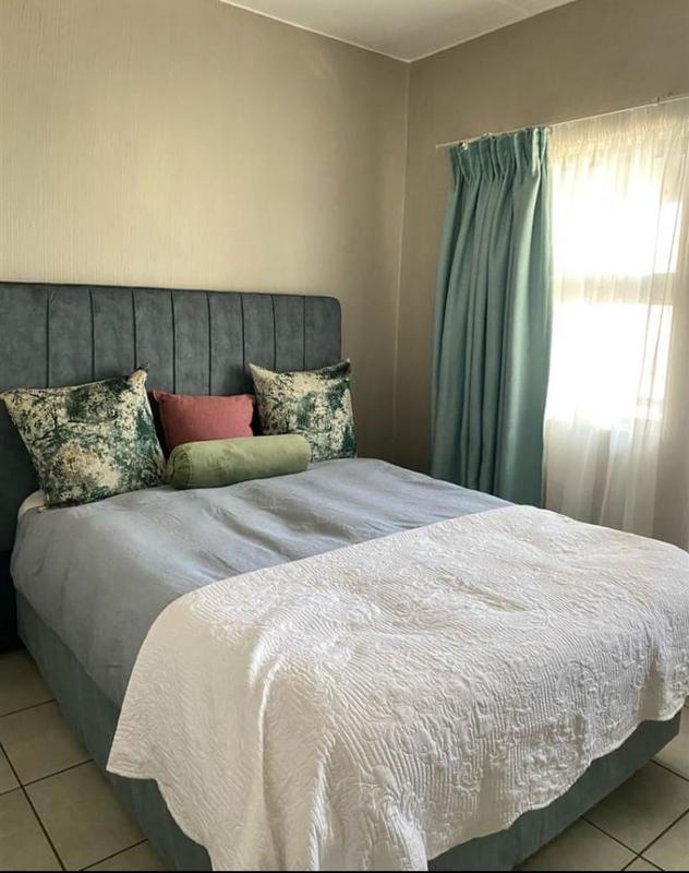To Let 2 Bedroom Property for Rent in Barbeque Downs Gauteng