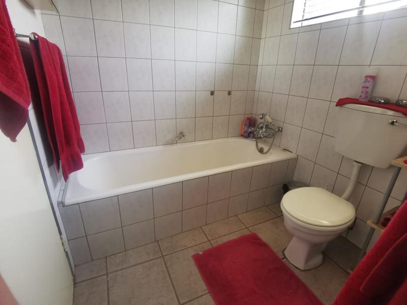 3 Bedroom Property for Sale in Strubenvale Gauteng