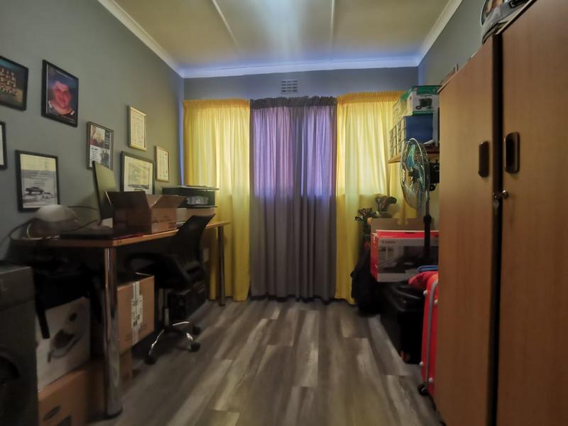 3 Bedroom Property for Sale in Strubenvale Gauteng