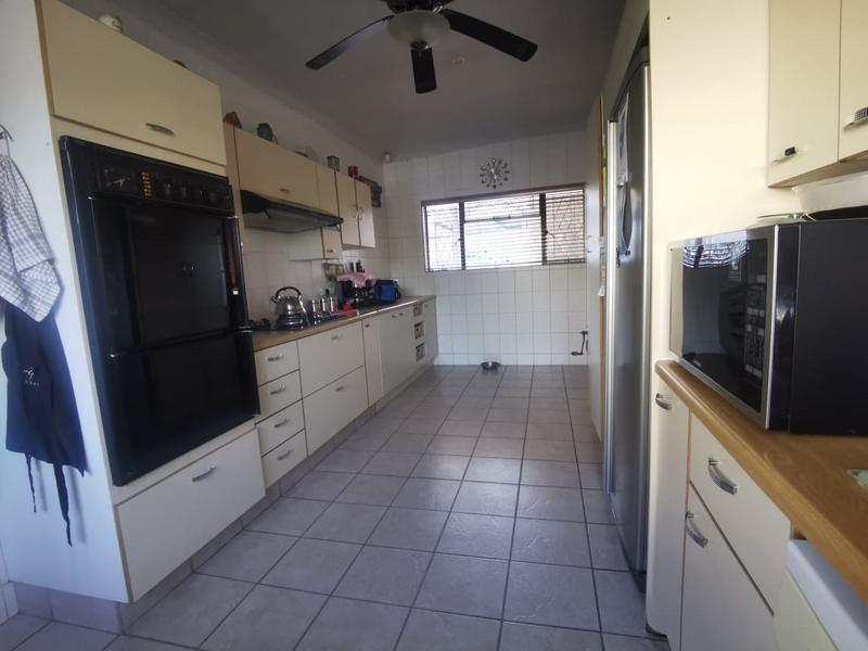 3 Bedroom Property for Sale in Strubenvale Gauteng