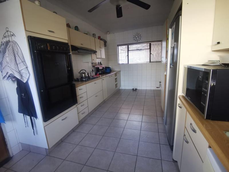 3 Bedroom Property for Sale in Strubenvale Gauteng