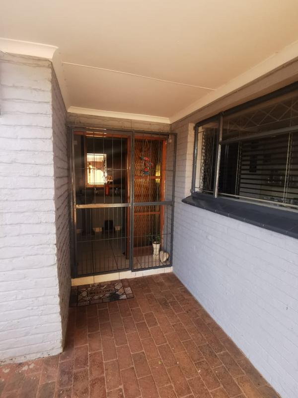 3 Bedroom Property for Sale in Strubenvale Gauteng