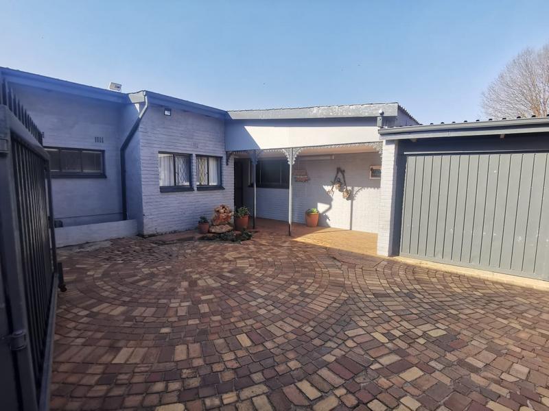 3 Bedroom Property for Sale in Strubenvale Gauteng