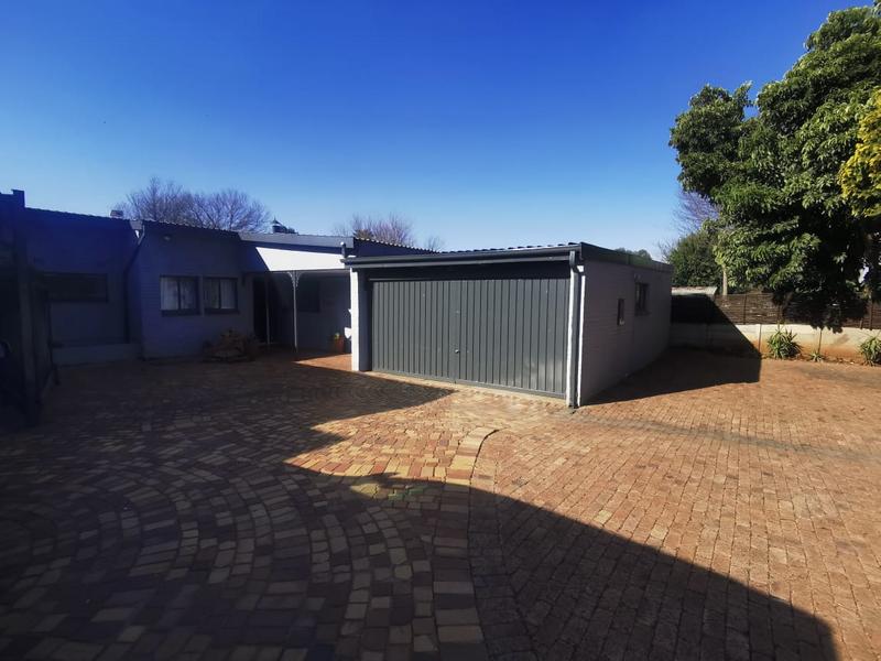 3 Bedroom Property for Sale in Strubenvale Gauteng