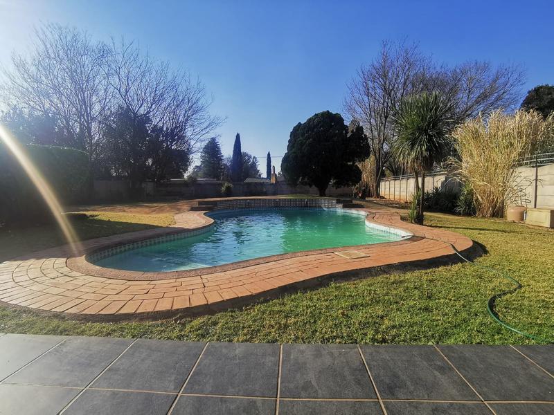 3 Bedroom Property for Sale in Strubenvale Gauteng