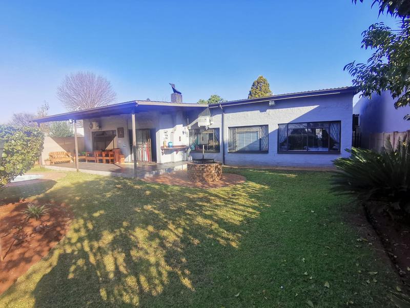 3 Bedroom Property for Sale in Strubenvale Gauteng
