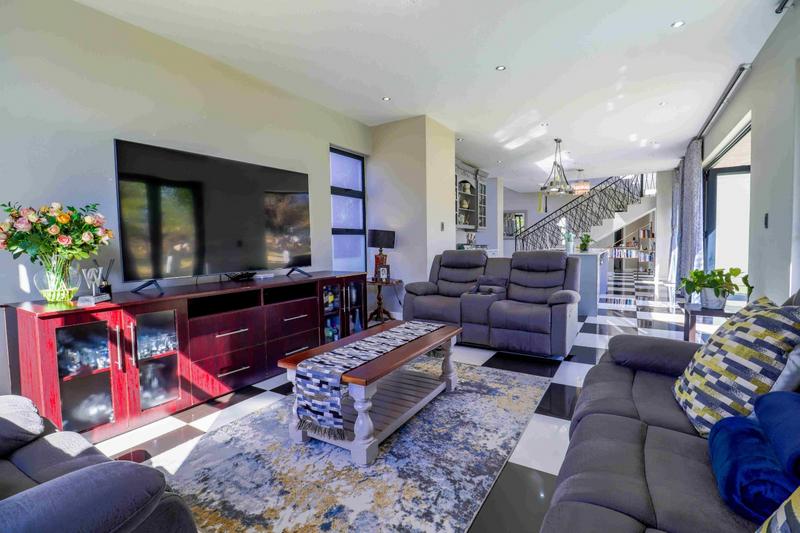 5 Bedroom Property for Sale in Copperleaf Estate Gauteng