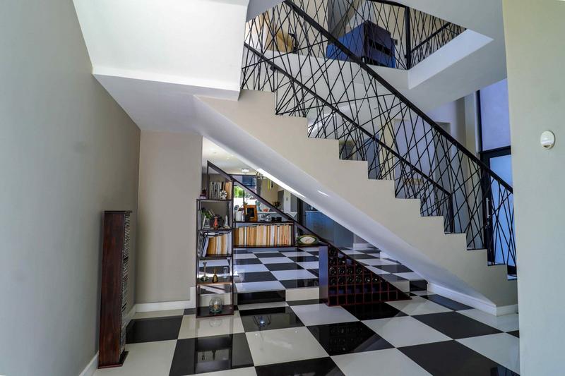 5 Bedroom Property for Sale in Copperleaf Estate Gauteng