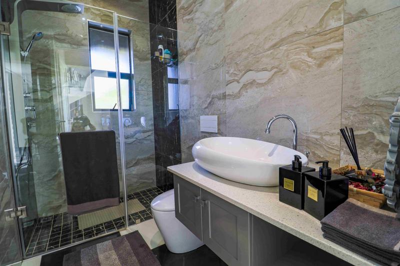 5 Bedroom Property for Sale in Copperleaf Estate Gauteng