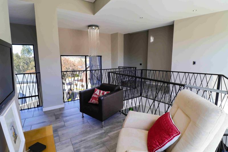 5 Bedroom Property for Sale in Copperleaf Estate Gauteng