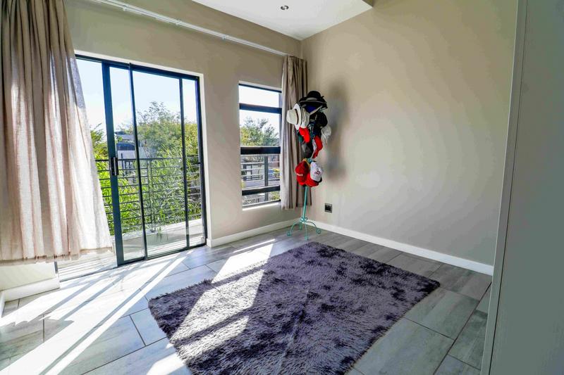 5 Bedroom Property for Sale in Copperleaf Estate Gauteng