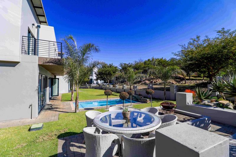 5 Bedroom Property for Sale in Copperleaf Estate Gauteng