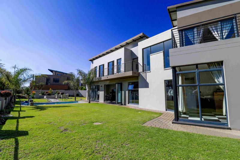 5 Bedroom Property for Sale in Copperleaf Estate Gauteng