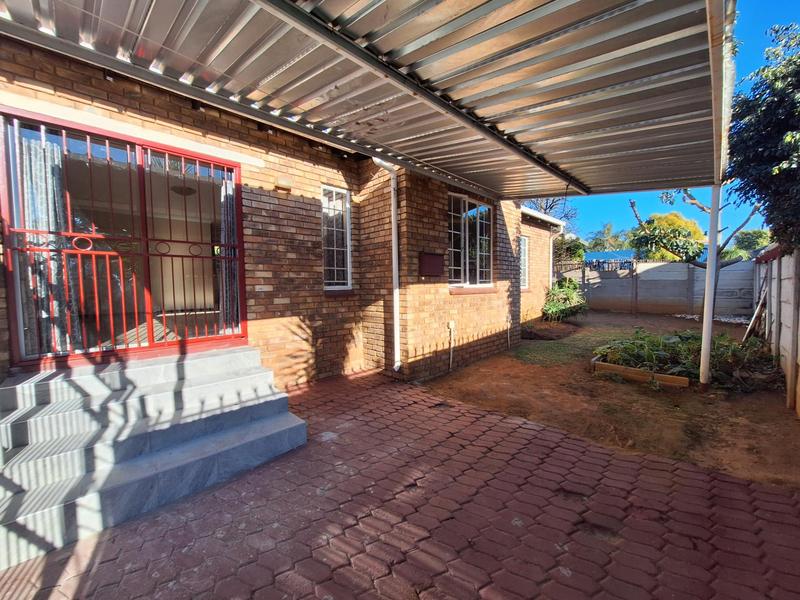 To Let 3 Bedroom Property for Rent in Rooihuiskraal Gauteng