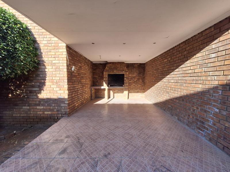 To Let 3 Bedroom Property for Rent in Rooihuiskraal Gauteng