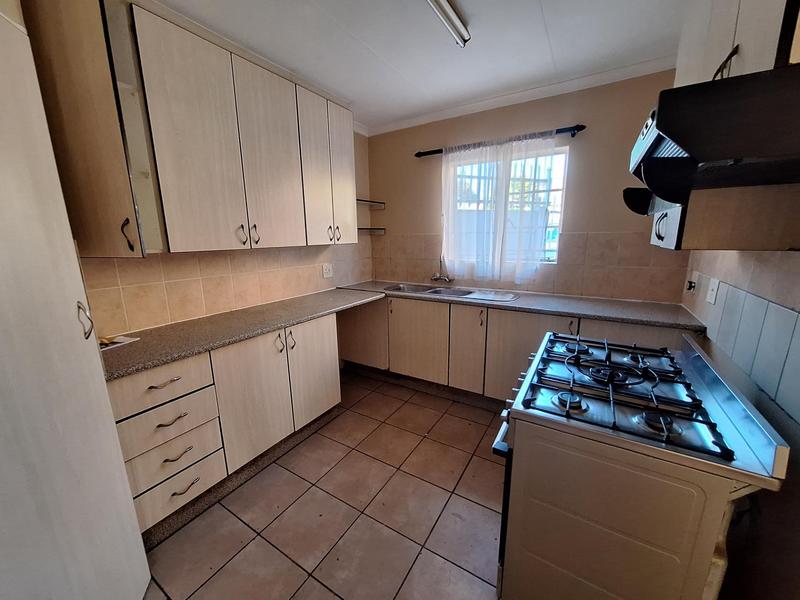To Let 3 Bedroom Property for Rent in Rooihuiskraal Gauteng