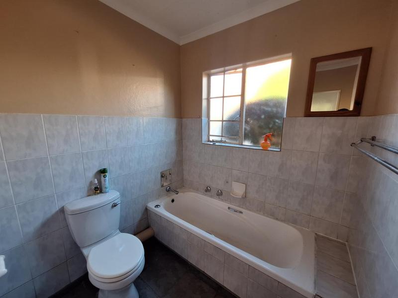 To Let 3 Bedroom Property for Rent in Rooihuiskraal Gauteng