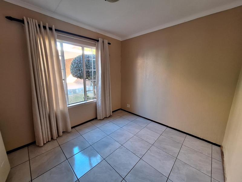 To Let 3 Bedroom Property for Rent in Rooihuiskraal Gauteng