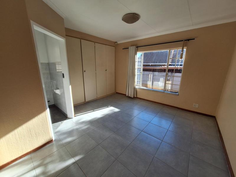 To Let 3 Bedroom Property for Rent in Rooihuiskraal Gauteng