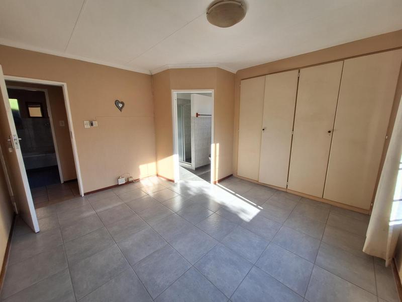 To Let 3 Bedroom Property for Rent in Rooihuiskraal Gauteng