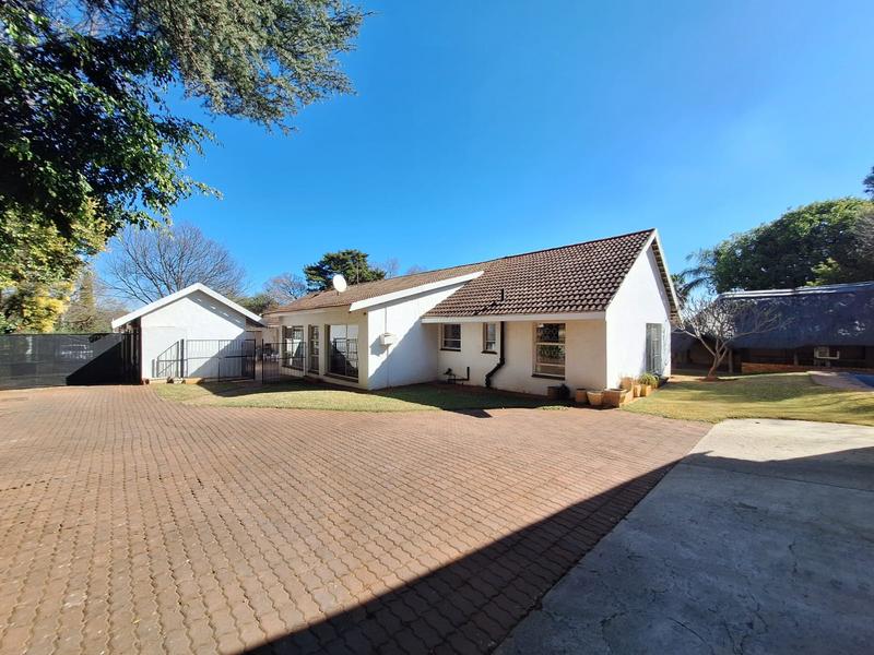 4 Bedroom Property for Sale in Eldoraigne Gauteng