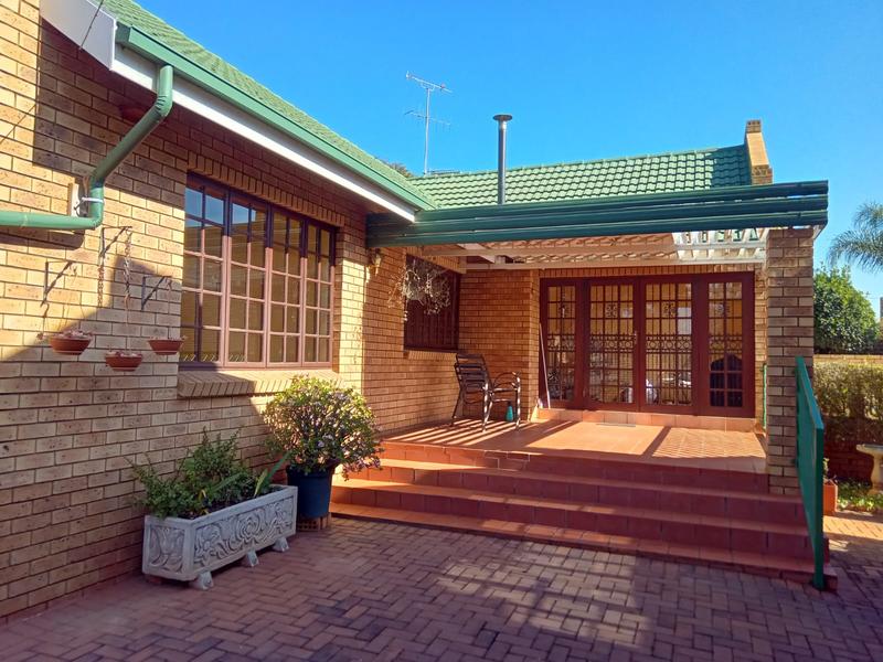 3 Bedroom Property for Sale in Hennopspark Gauteng