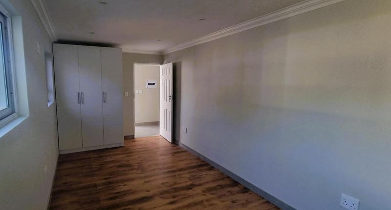 5 Bedroom Property for Sale in Wierda Park Gauteng